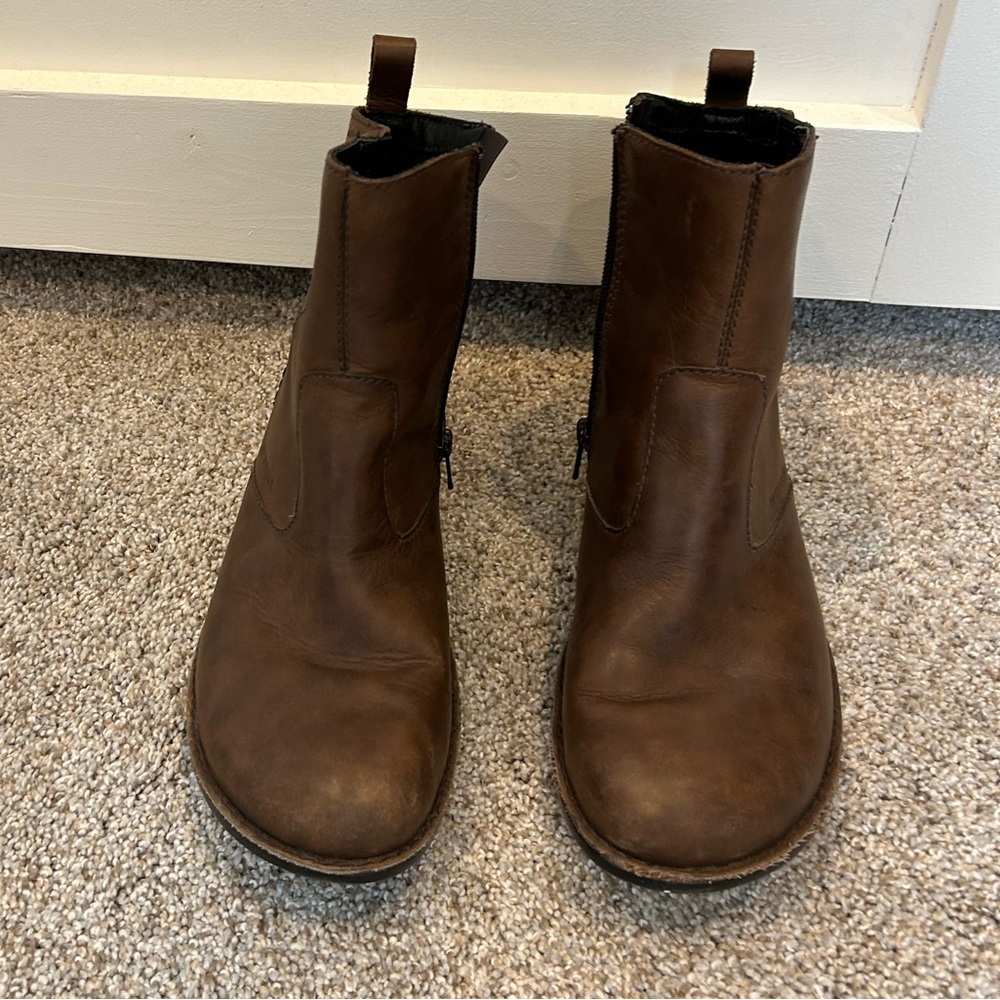Merrell ankle boots. Brown, size 9